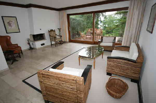 Maisonettwohnung, Wohnzimmer Blick Richtung Ammersee